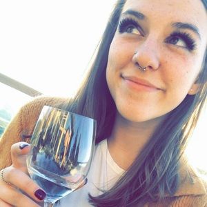 Meet your Posher, Téa